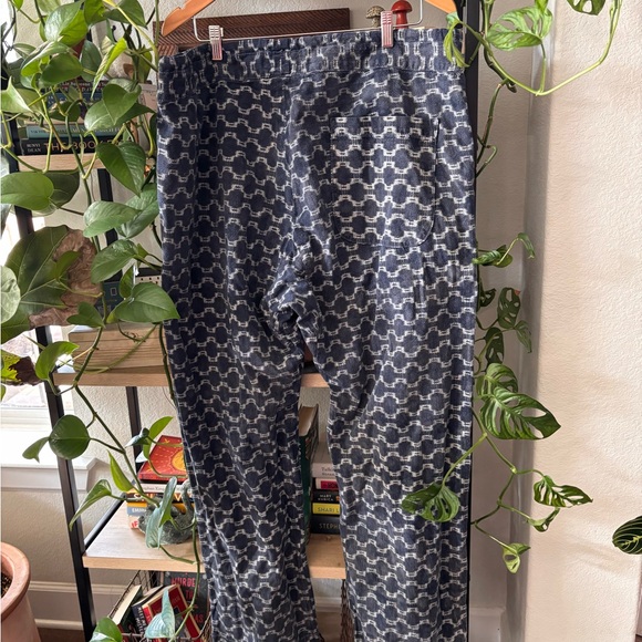 Geometric Patterned Drawstring Pants - Picture 6 of 7